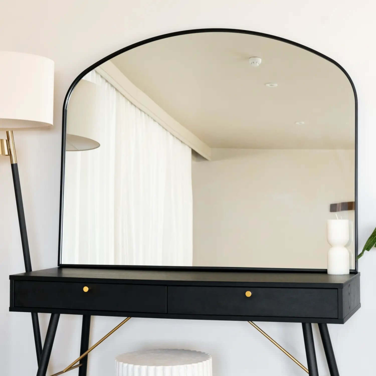Yōko Black Metal Gentle Arch Mirror - 95x120cm: Modern Elegance for Every Space