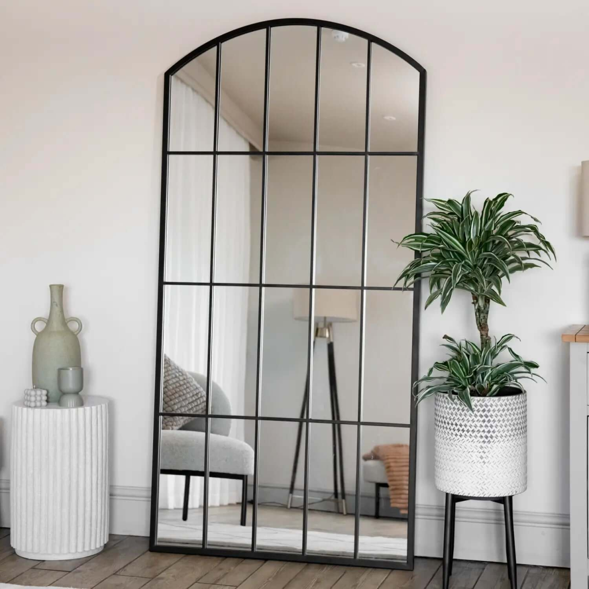 Tomi: Black Metal Arched Lattice Window Mirror - Elevate Your Space, 150x60cm