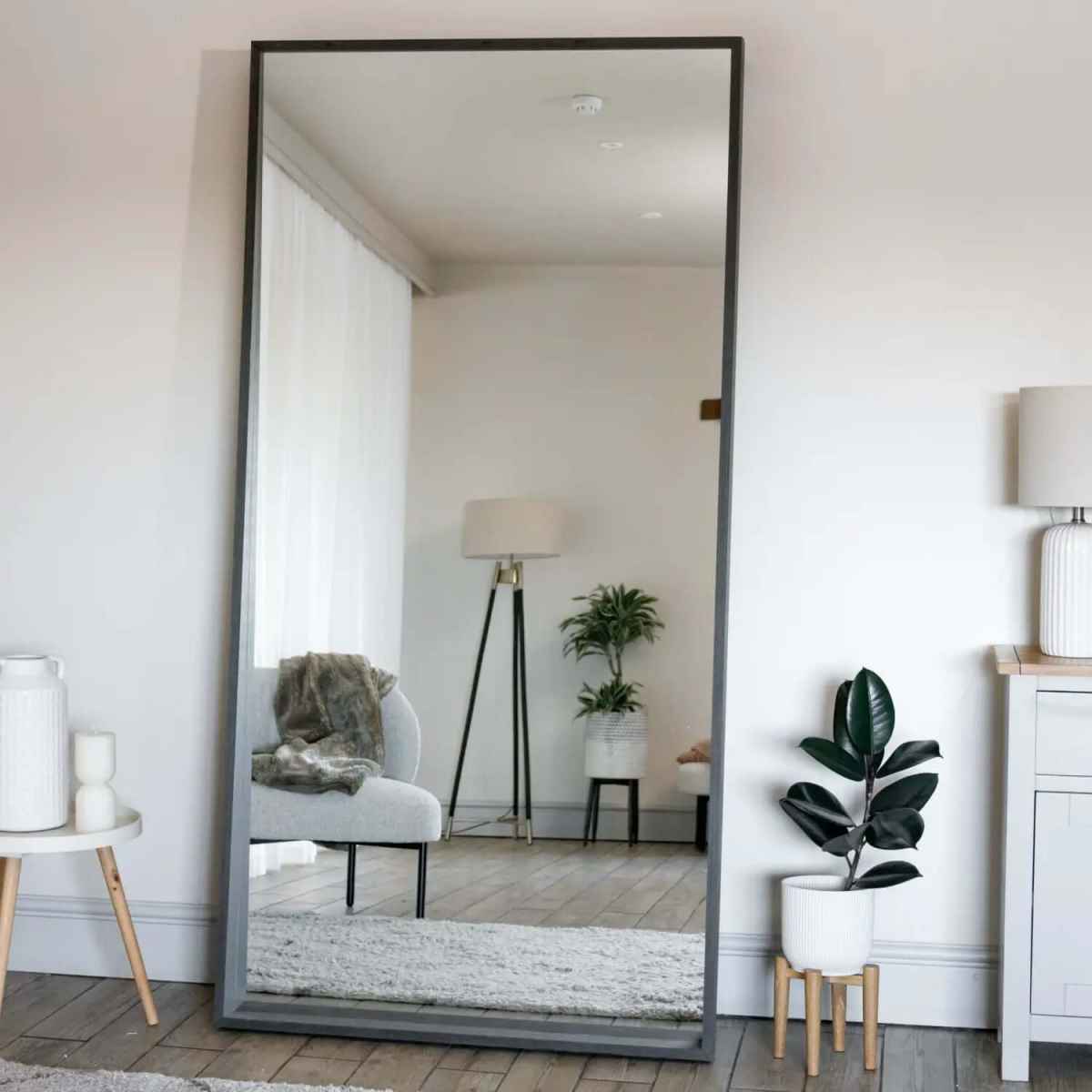Hanaka Black Oak Full-Length Mirror – Elegant Design & Versatile Style