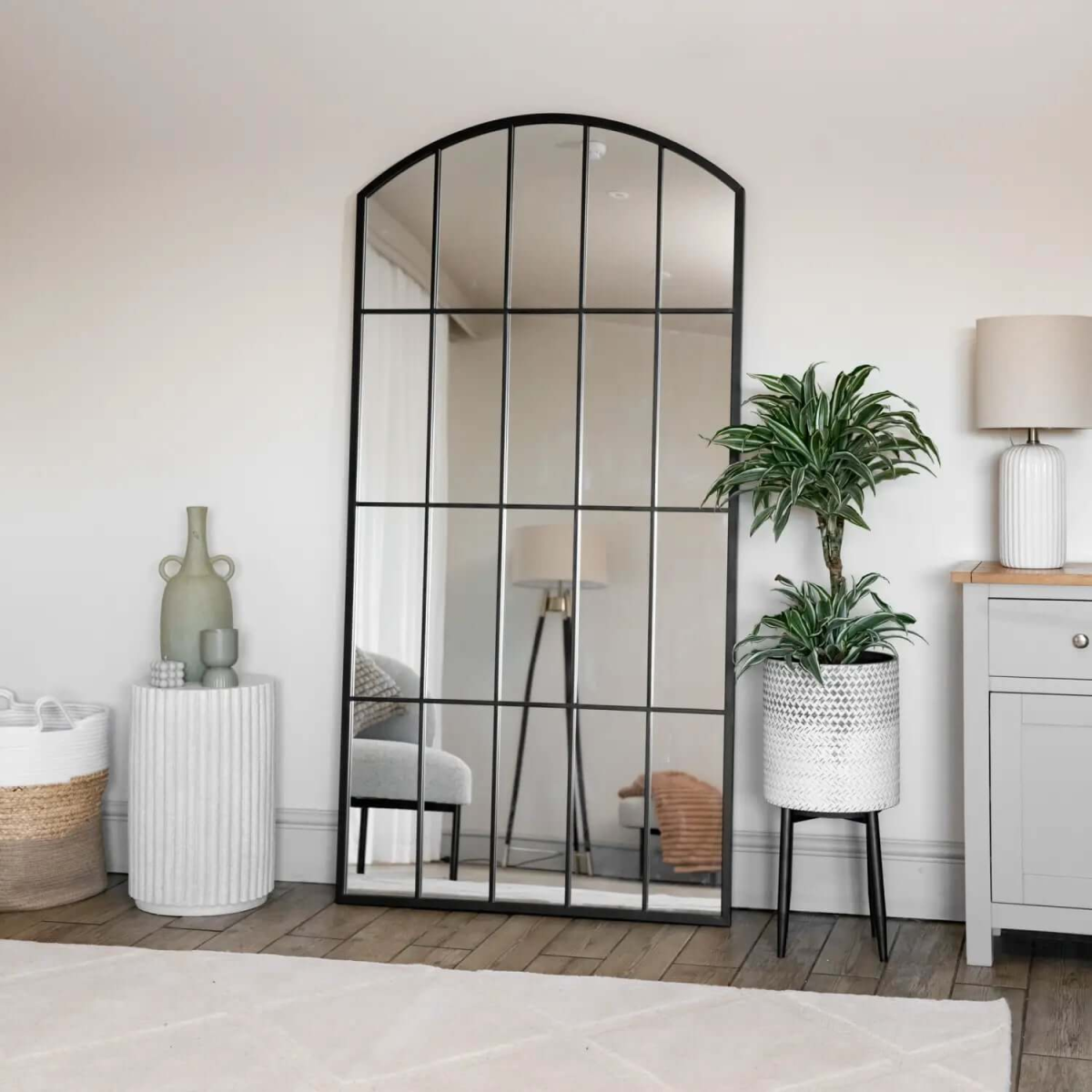 Tomi: Black Metal Arched Lattice Window Mirror - Elevate Your Space, 150x60cm