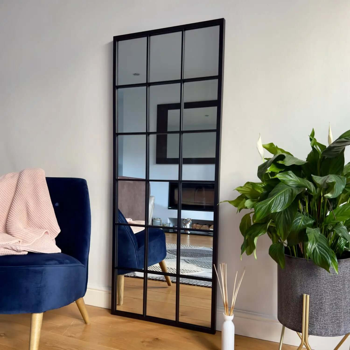 Kyō Lattice Grid Mirror - Elegant Black Metal, 150cm x 60cm, Timeless Decor Accent