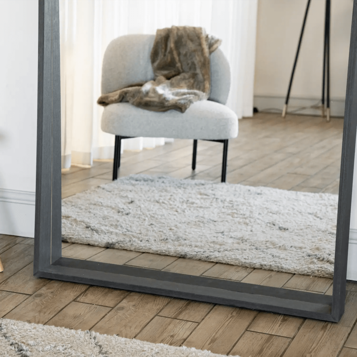 Hanaka Black Oak Full-Length Mirror – Elegant Design & Versatile Style