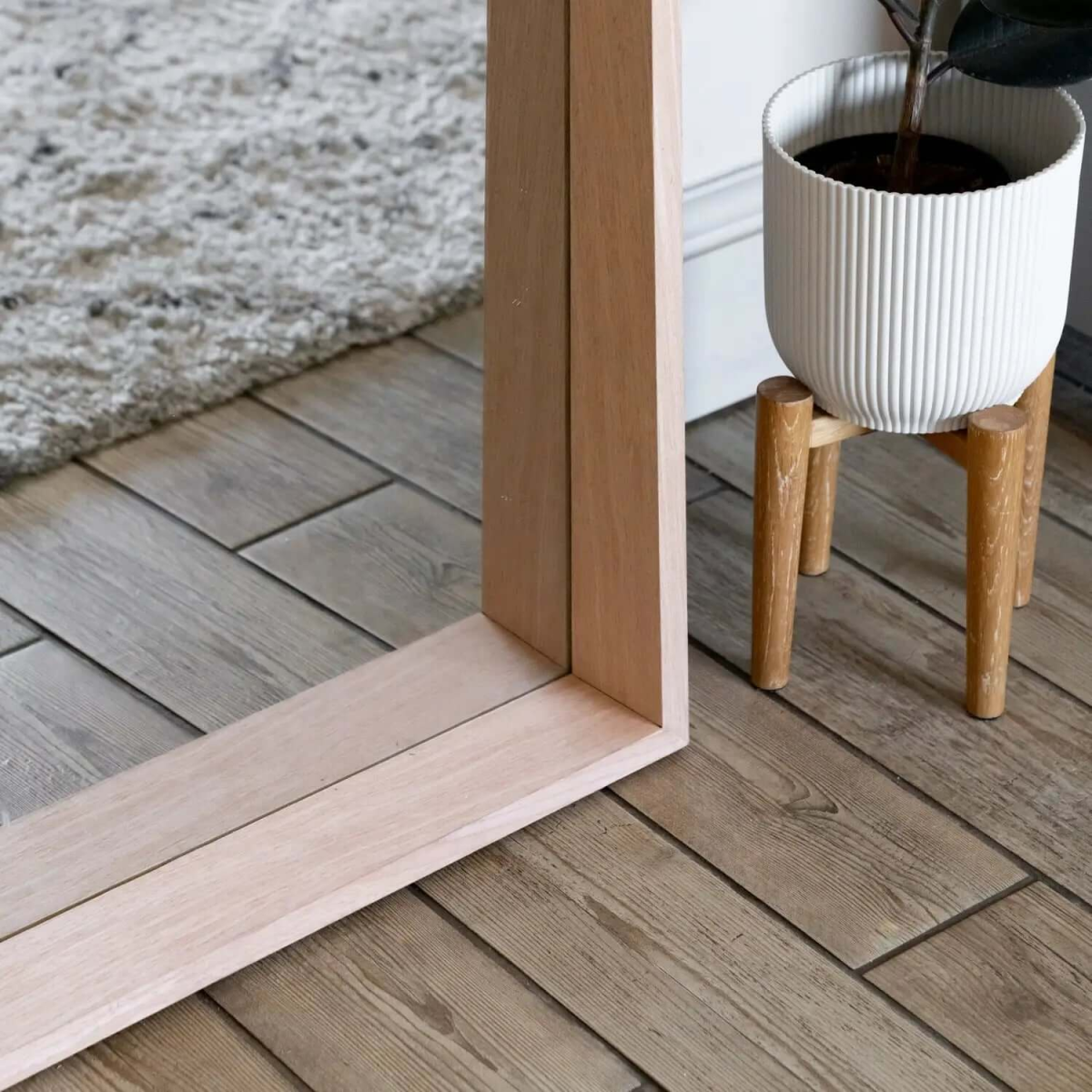 Hanaka Natural Oak Leaner Mirror - Full-Length Elegance for Every Space