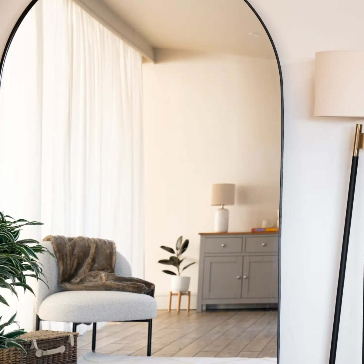 Akiko Luxury Full-Length Black Arched Metal Mirror - 180cm x 105cm Elegance