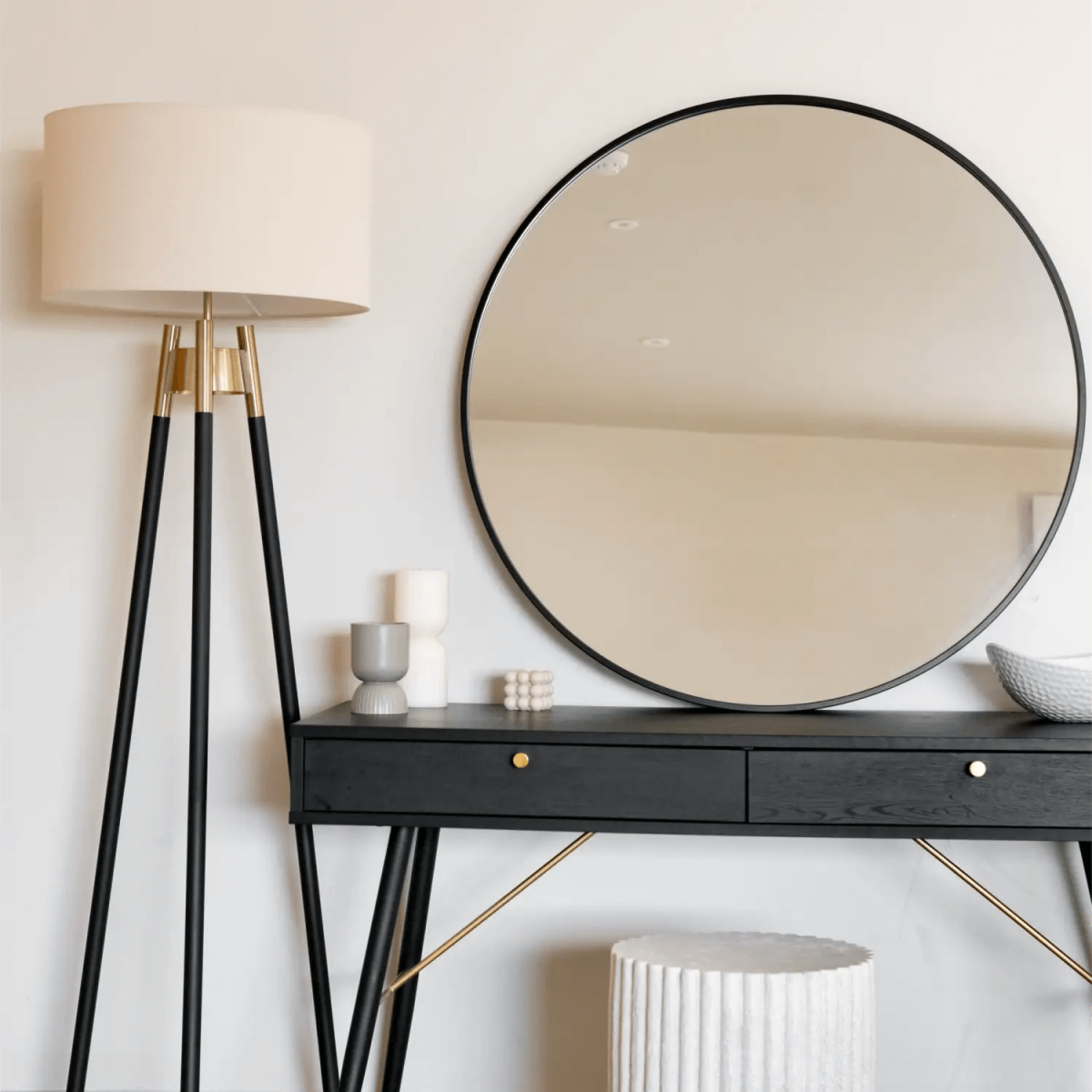 Rei Large Round Black Metal Mirror - 90cm x 90cm Modern Elegance