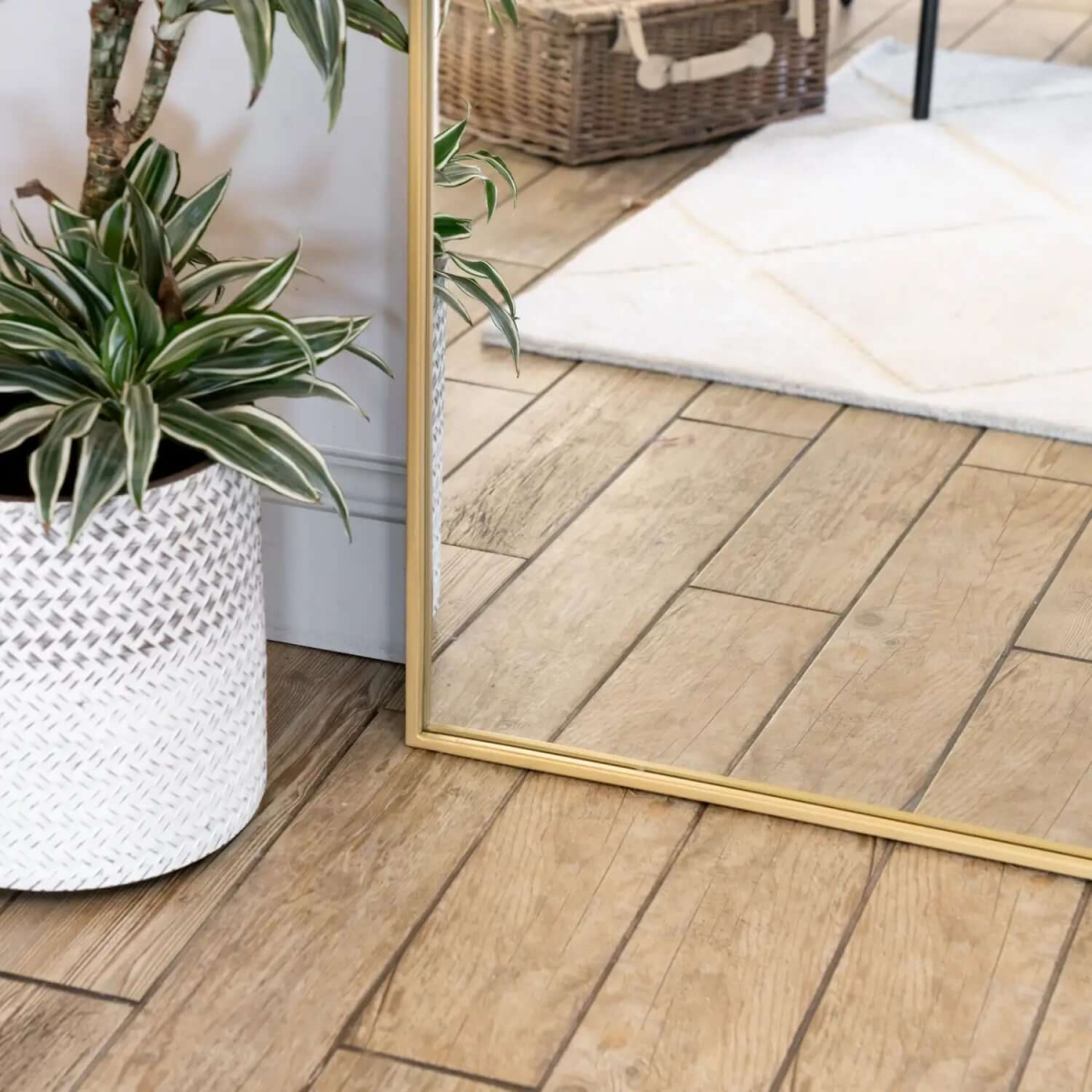 Akiko Gold Arched Metal Mirror - Elegant Design for Stylish Spaces, 180cm x 105cm