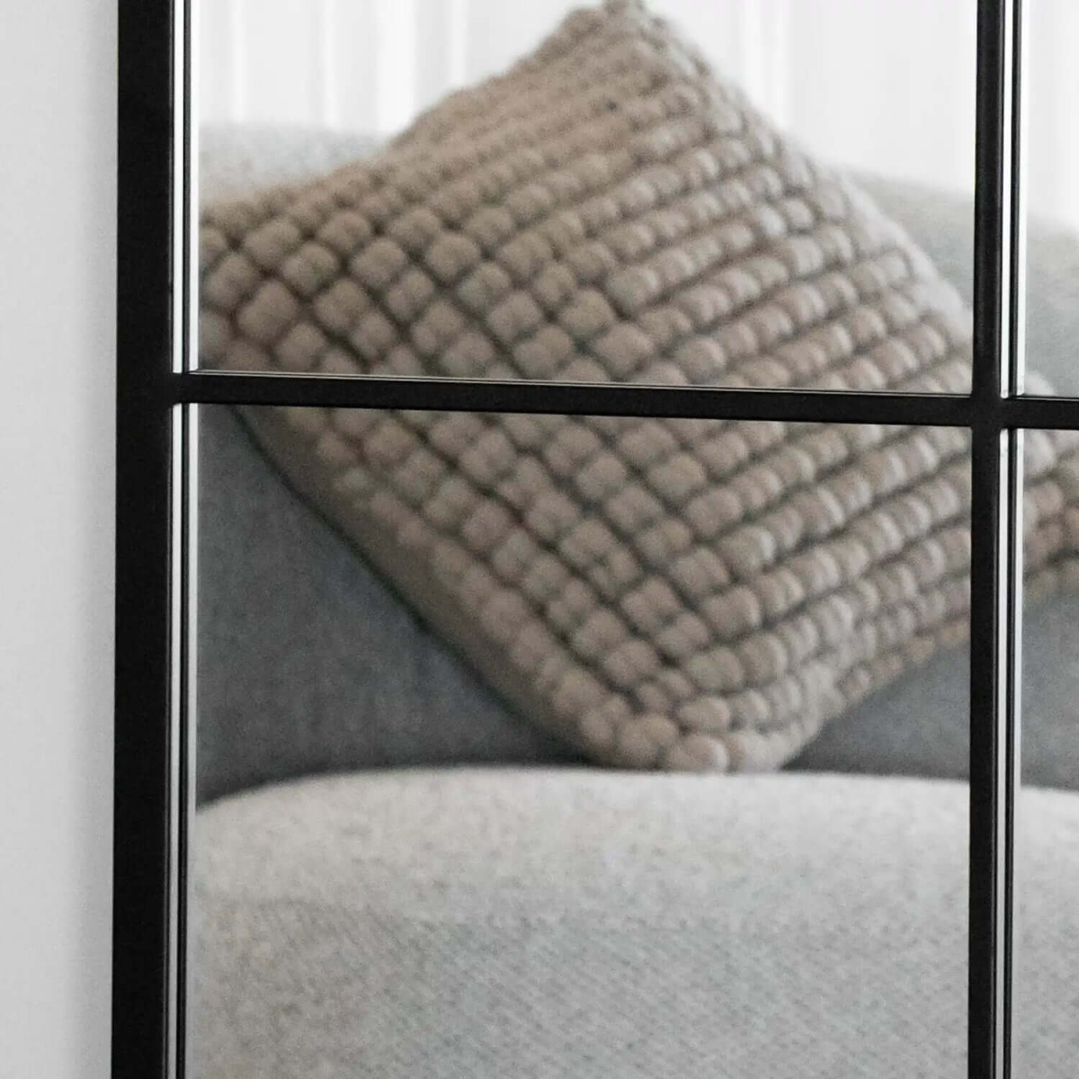 Kyō Lattice Grid Mirror - Elegant Black Metal, 150cm x 60cm, Timeless Decor Accent