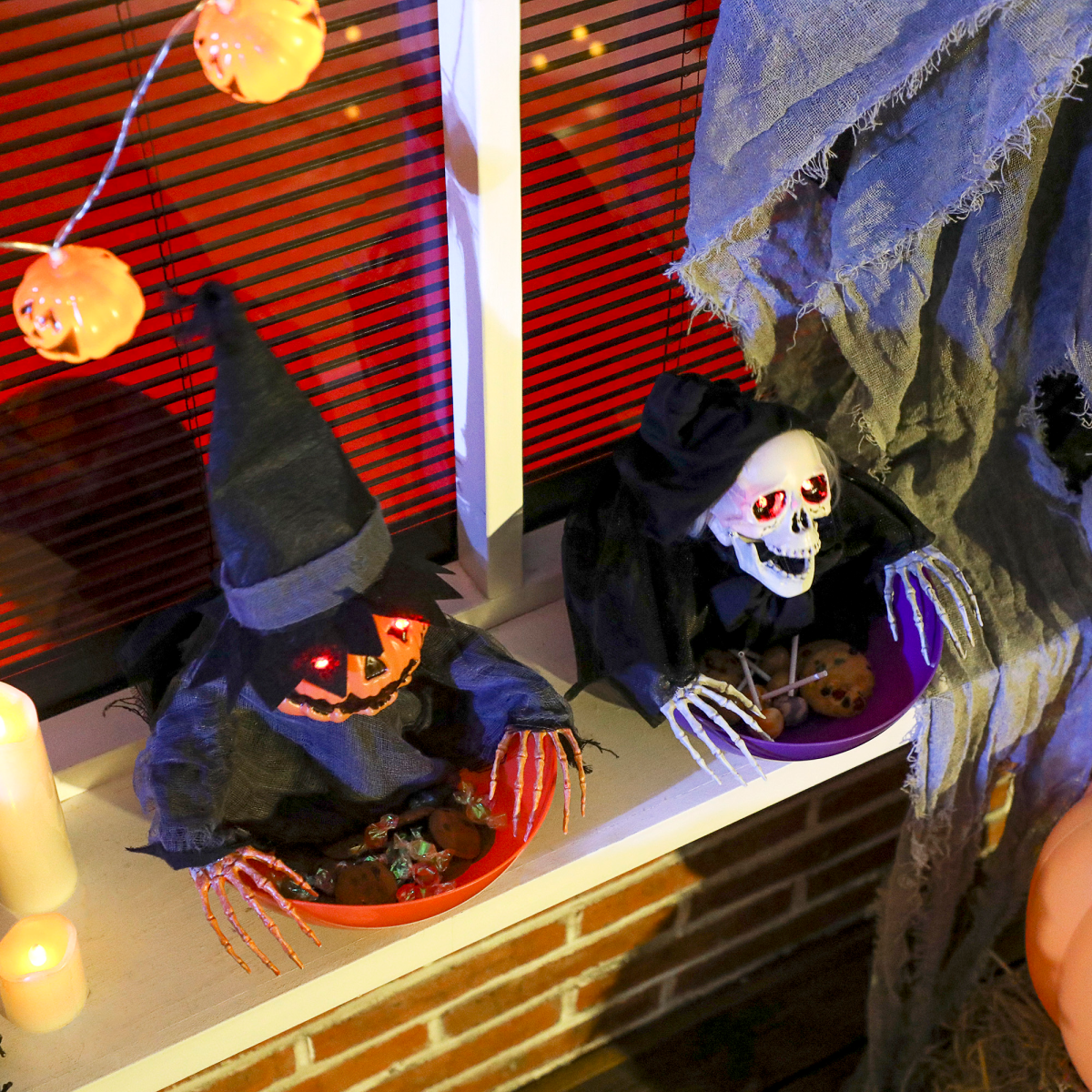 Outsunny Animated Halloween Skeleton Candy Dish for Party Decoration