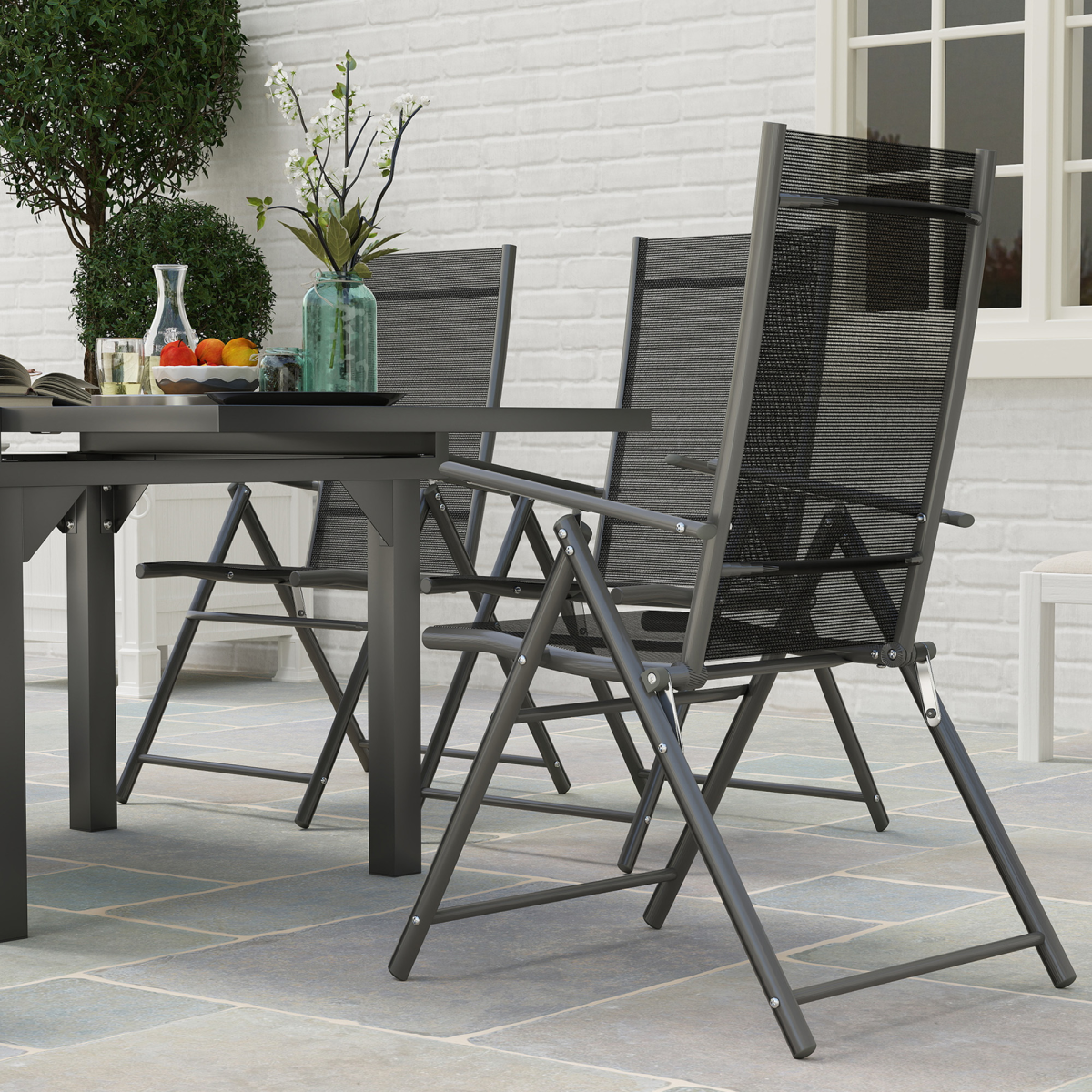 Versatile Seven-Piece Dining Set with Expandable Table for 4-6 People