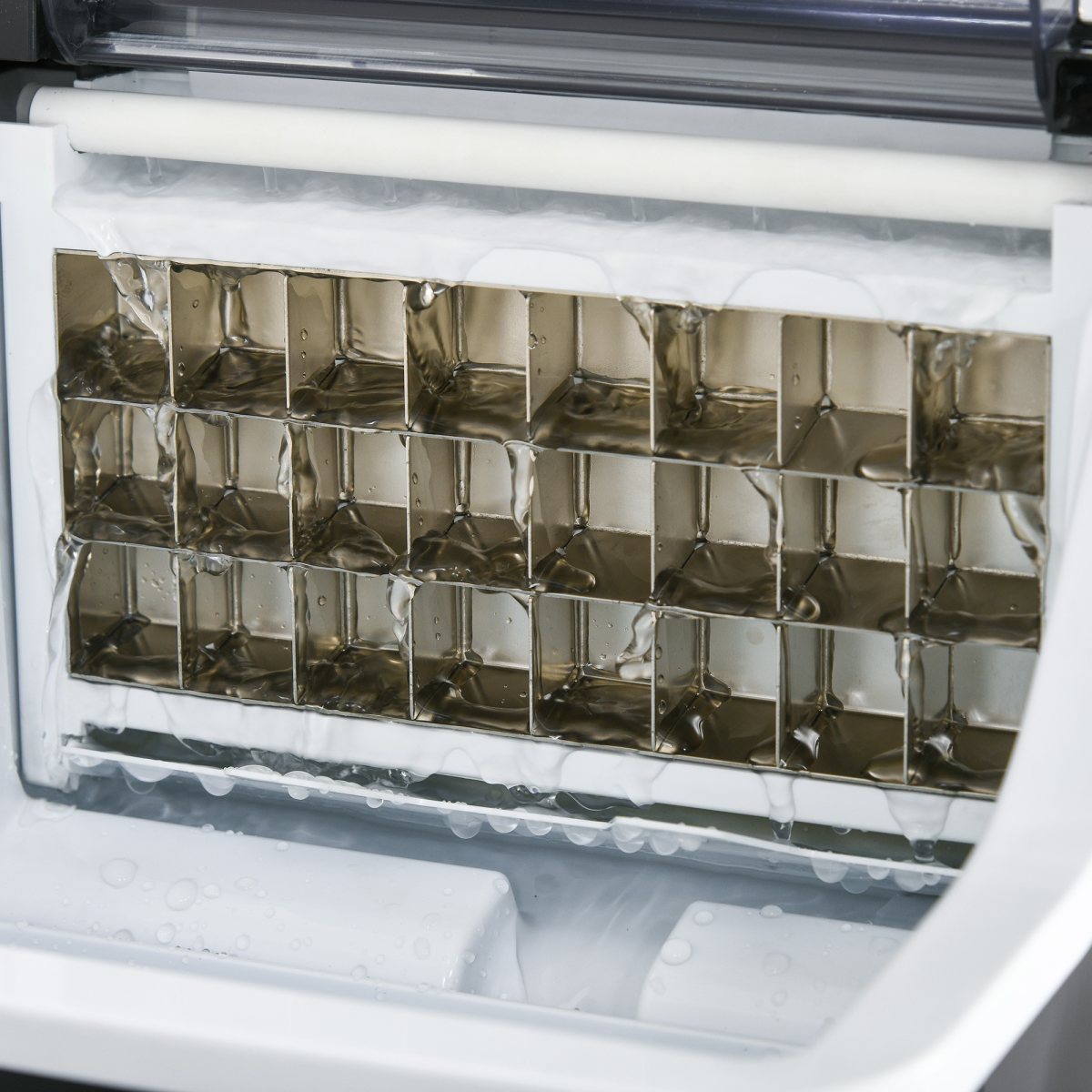 HOMCOM Counter Top Ice Maker Machine with Adjustable Cube Size Scoop Black