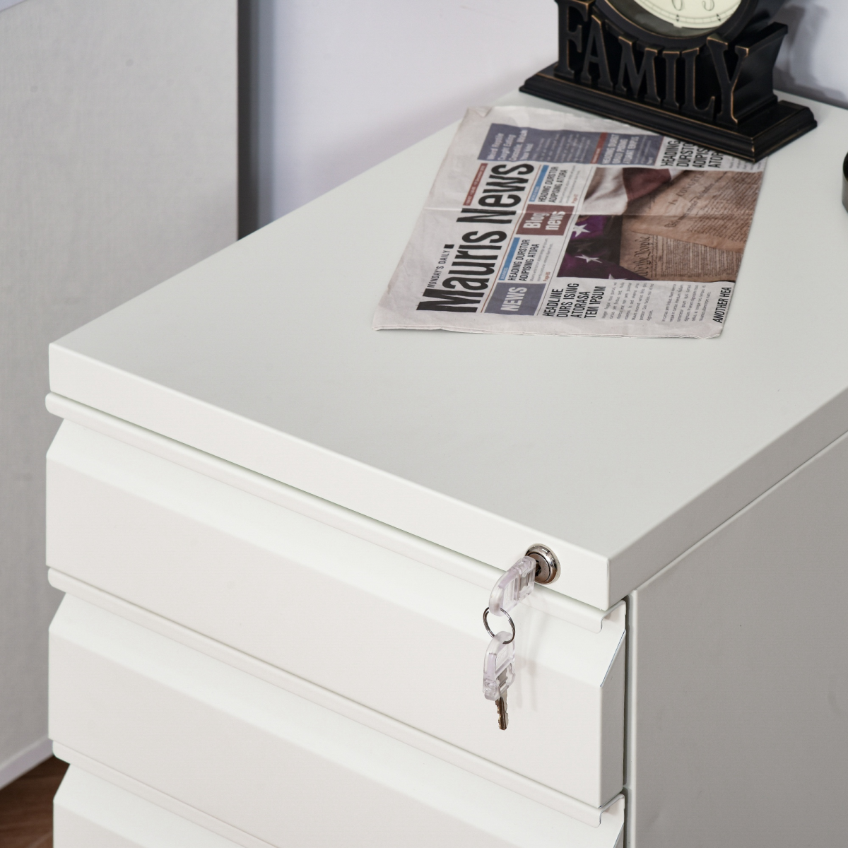 Mobile Vertical File Cabinet Lockable Metal Cabinet with 3 Drawers Vinsetto