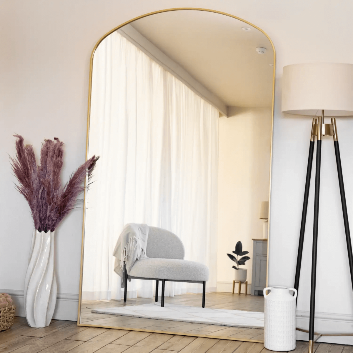 Yōko Luxury Gold Metal Gentle Arch Mirror - Chic Elegance for Any Space