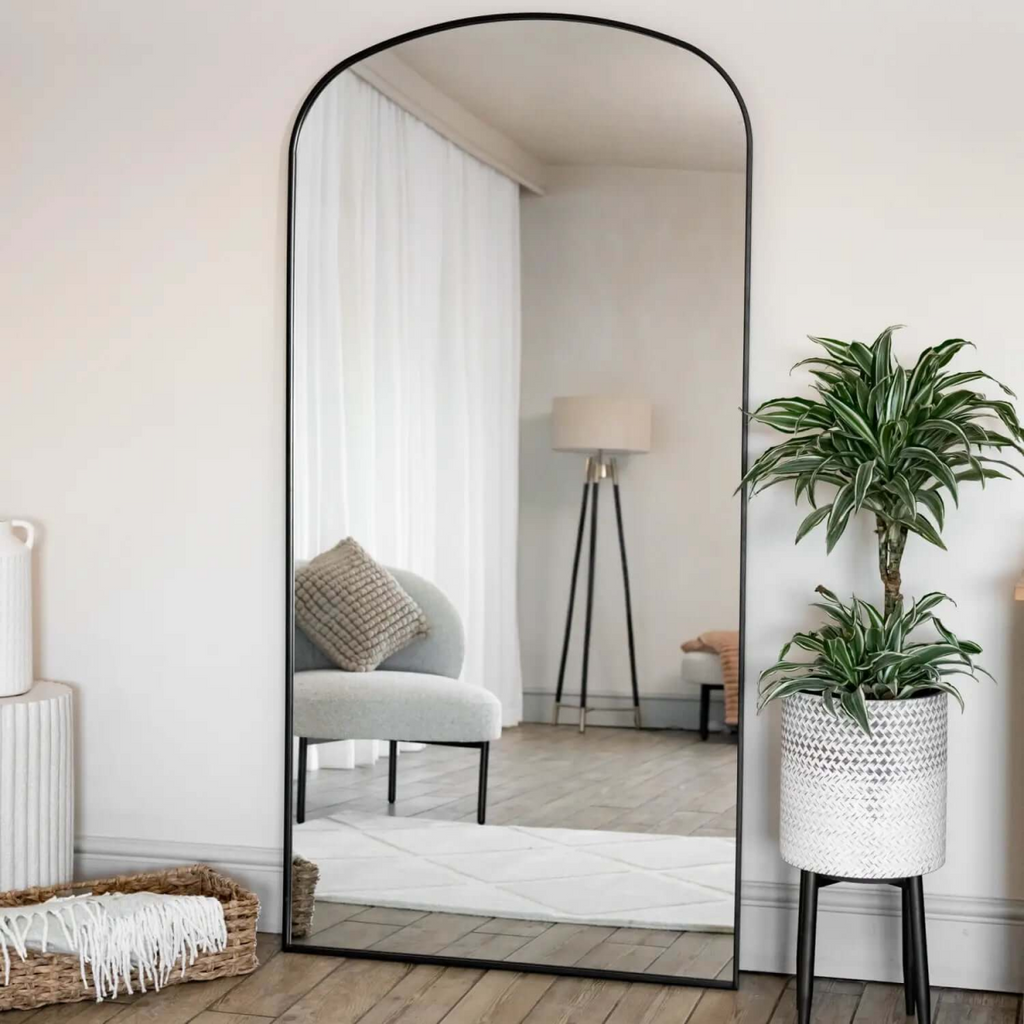 Yōko Full Length Black Metal Arch Mirror - Elegant Reflection, Modern Design