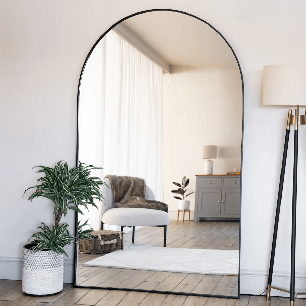 Akiko Luxury Full-Length Black Arched Metal Mirror - 180cm x 105cm Elegance